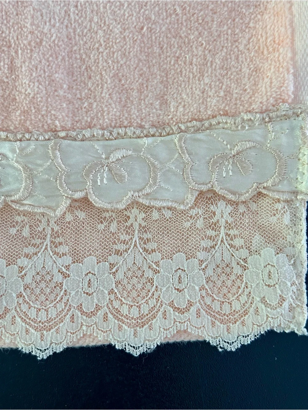 Vintage Lace Edge Bath Towels & Washcloth Peach Pink Made In USA Set of 3